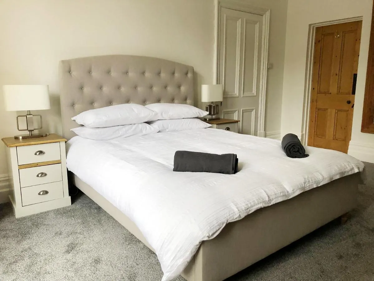 April Lodge Summer Breeze -3Bed-Sleeps 6-Parking-Walk To The Beach-Spacious-Families-Groups-Professionals-Contractors Welcome Bournemouth 0*,