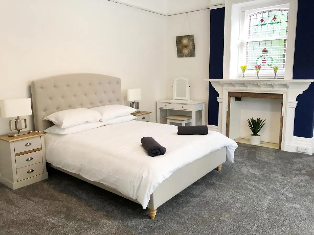 April Lodge Summer Breeze -3Bed-Sleeps 6-Parking-Walk To The Beach-Spacious-Families-Groups-Professionals-Contractors Welcome Bournemouth Apartment
