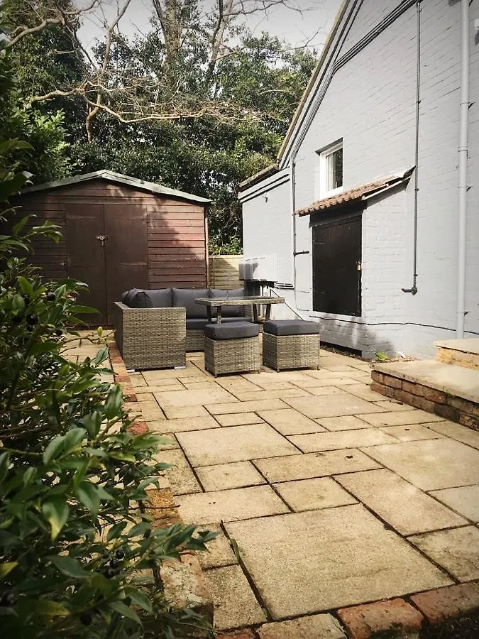April Lodge Summer Breeze -3Bed-Sleeps 6-Parking-Walk To The Beach-Spacious-Families-Groups-Professionals-Contractors Welcome Bournemouth